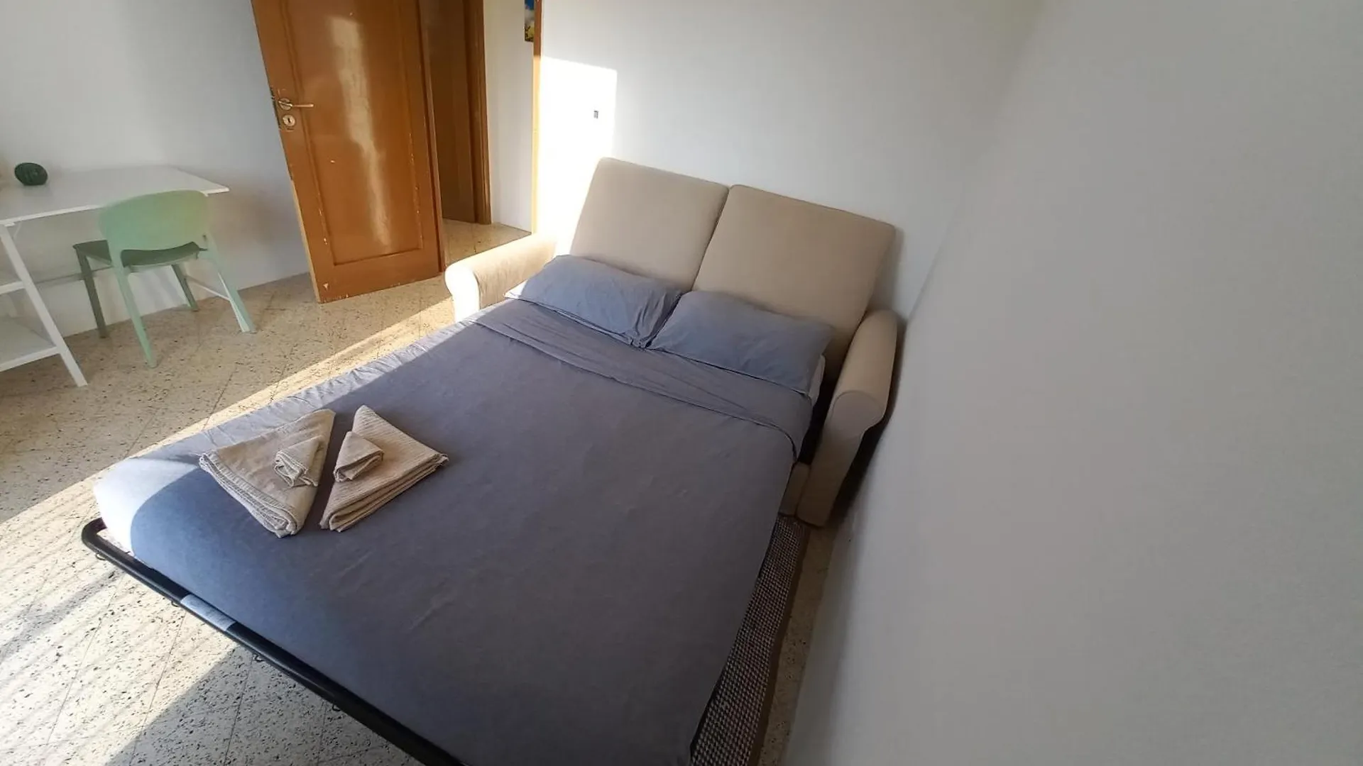 Spacious Apartment With Mountain Panorama Palermo Italy