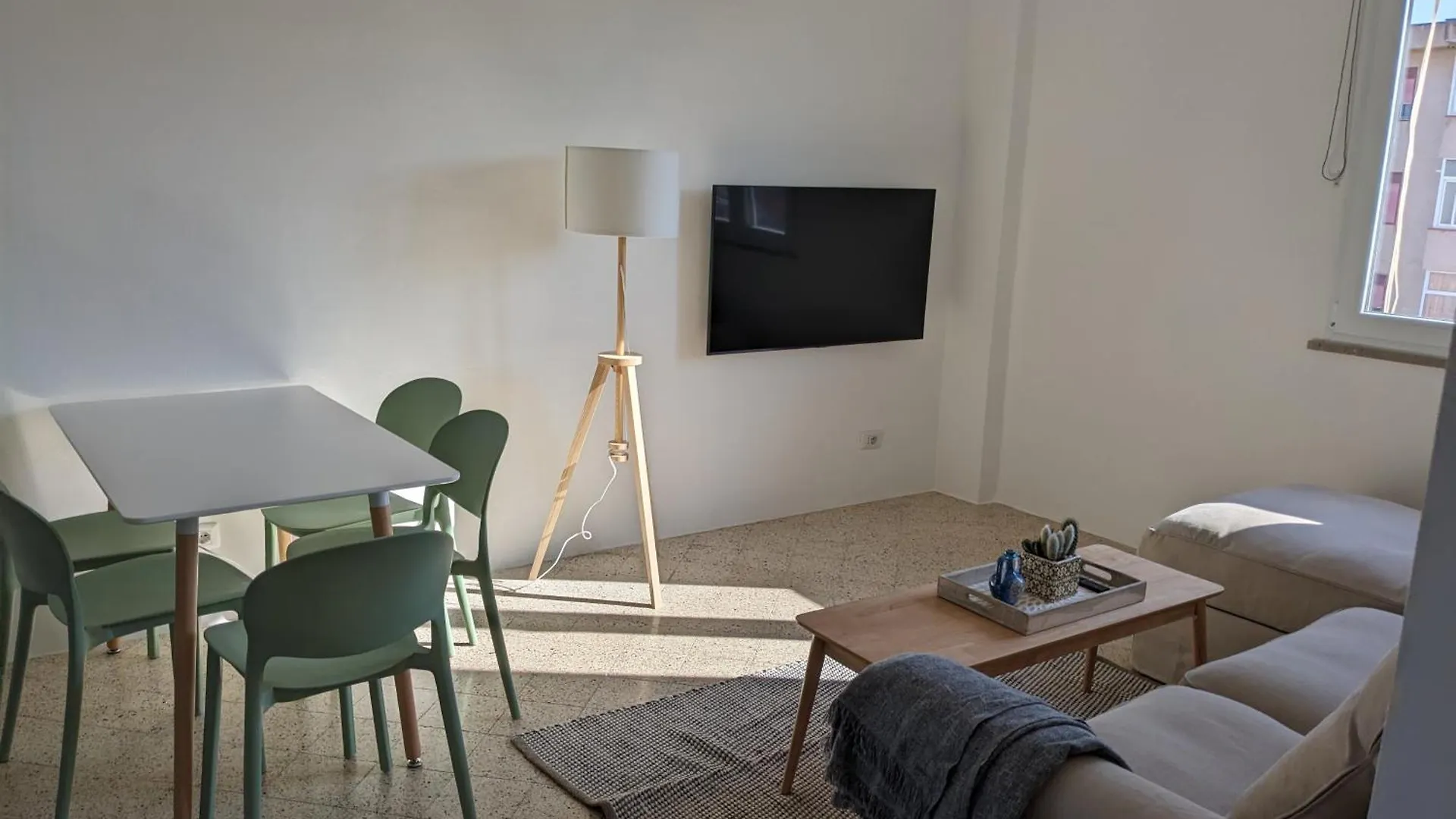 Spacious Apartment With Mountain Panorama Palermo Italy