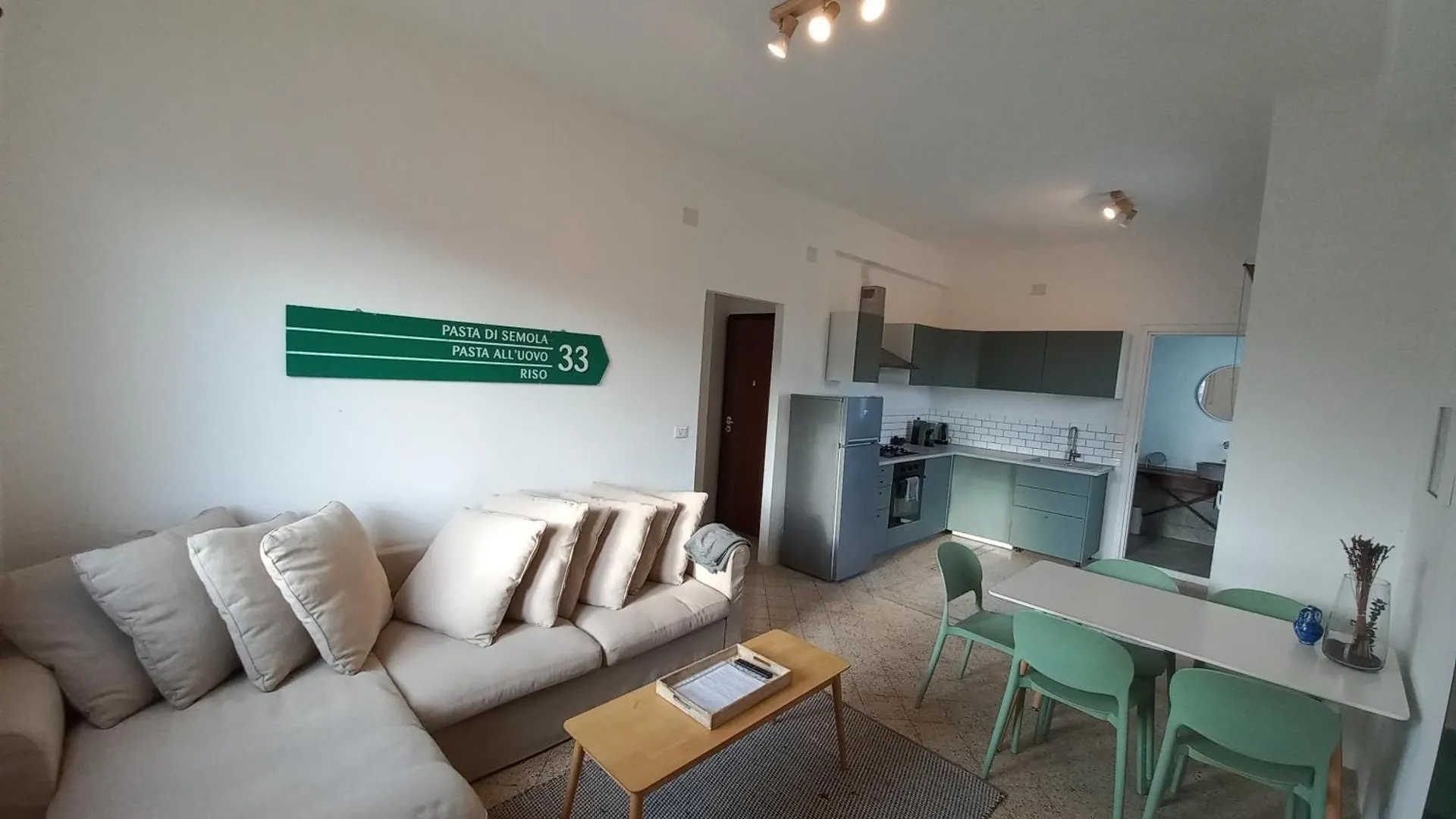 Spacious Apartment With Mountain Panorama Palermo Italy