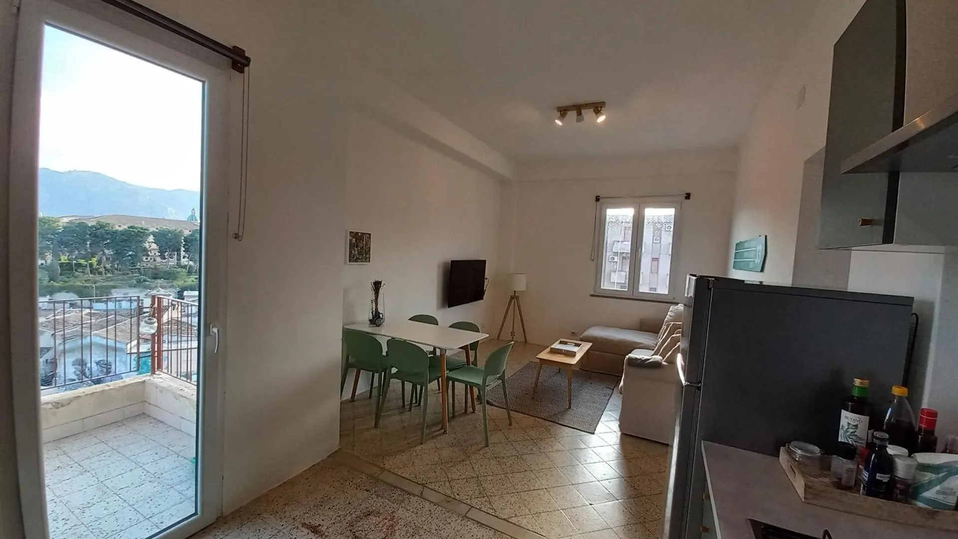 Spacious Apartment With Mountain Panorama Palermo